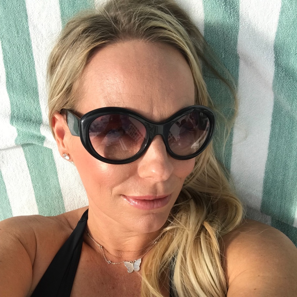 Meet your Posher, Posh